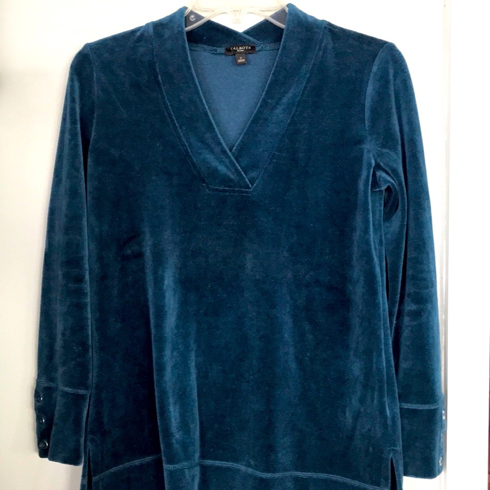 Lovely blue velvet top perfect for the holidays SZP. Worn 1x